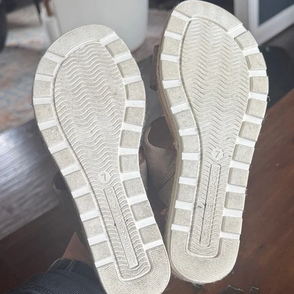 Women's Tan Sandals - Picture 3 of 4